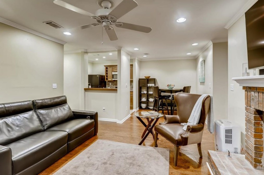 1408 Tuxworth Cir, Decatur, GA 30033-5621