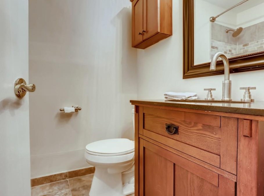 1408 Tuxworth Cir, Decatur GA  30033-5621 exterior