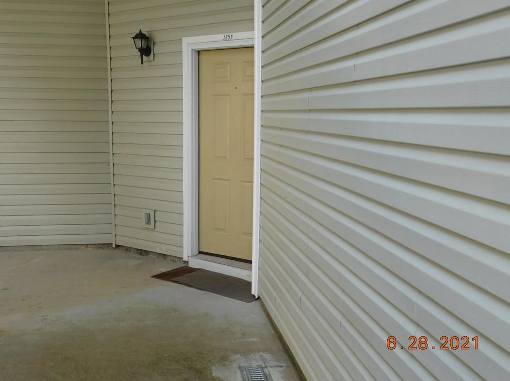 1351 Orchard Park Dr, Stone Mountain, GA 30083