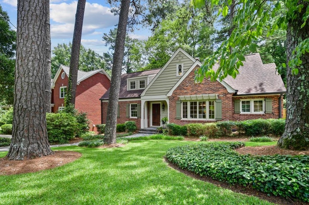 883 Wildwood Rd, Atlanta GA  30324-4911 exterior