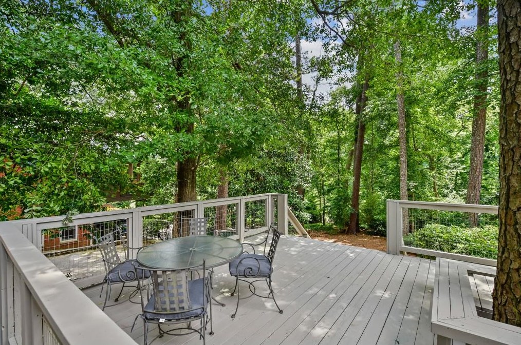883 Wildwood Rd, Atlanta GA  30324-4911 exterior