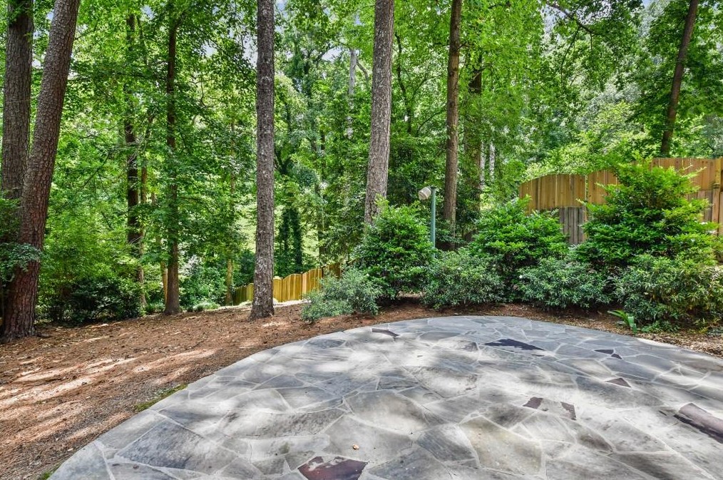 883 Wildwood Rd, Atlanta GA  30324-4911 exterior