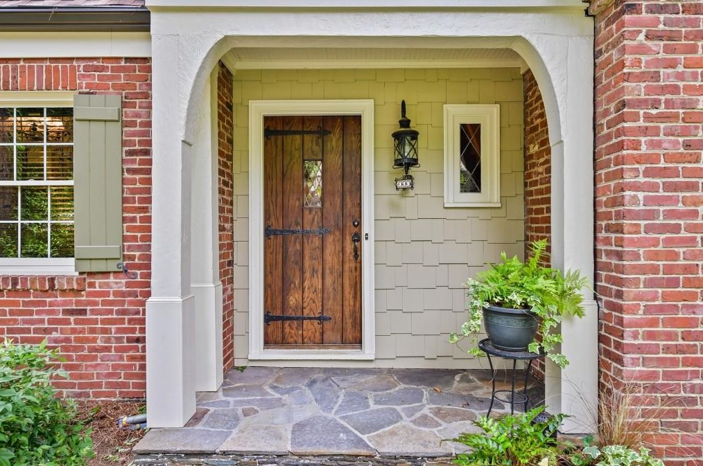 883 Wildwood Rd, Atlanta GA  30324-4911 exterior
