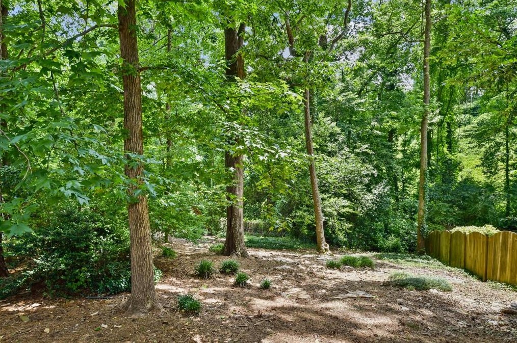883 Wildwood Rd, Atlanta GA  30324-4911 exterior