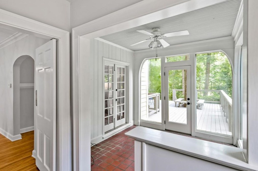 883 Wildwood Rd, Atlanta GA  30324-4911 exterior