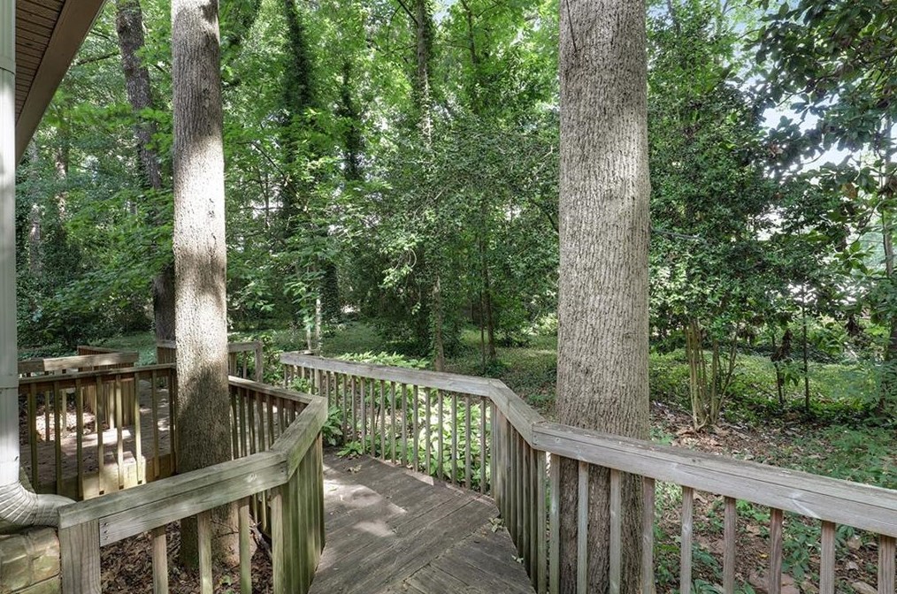 2094 Azalea Cir, Decatur GA  30033-2638 exterior