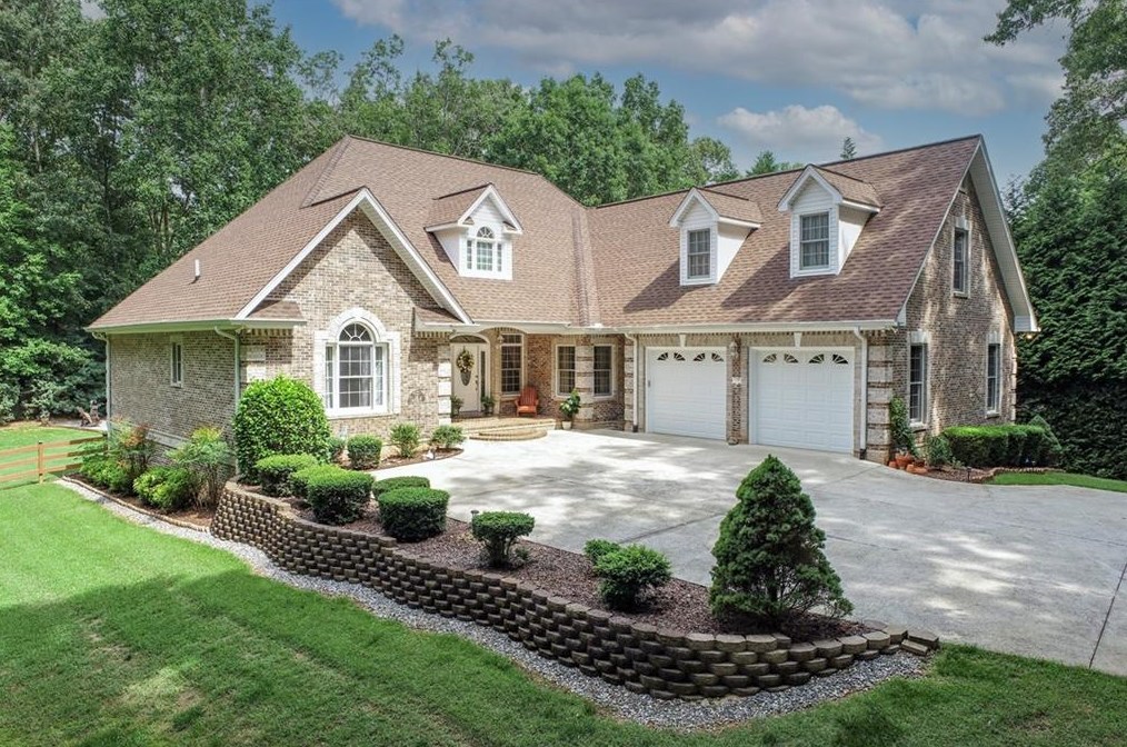 205 White Oak Ln, Dahlonega, GA 30533