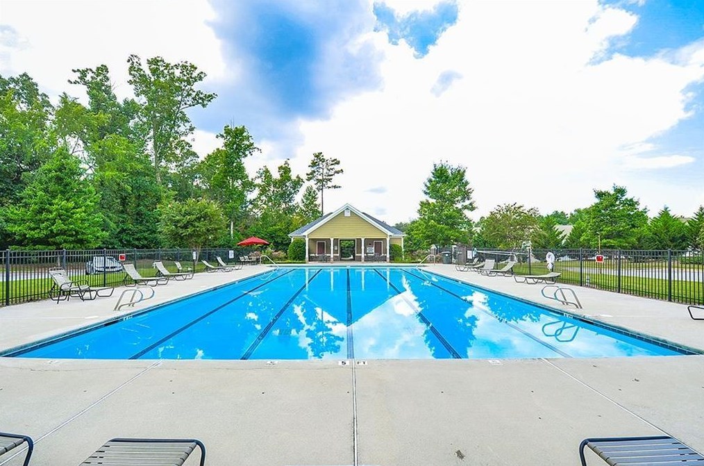 556 Rendezvous Rd, Acworth, GA 30102-8804