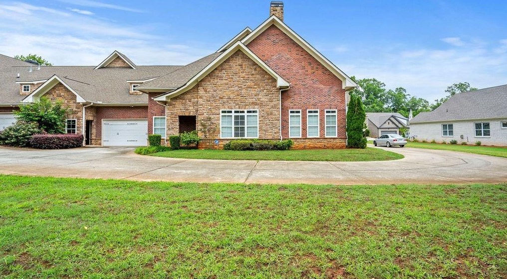 2102 Legacy Park Dr, Lithia Springs, GA 30122