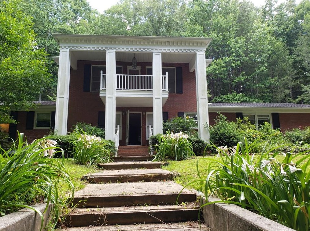 3268 Helen Hwy, Cleveland, GA 30528