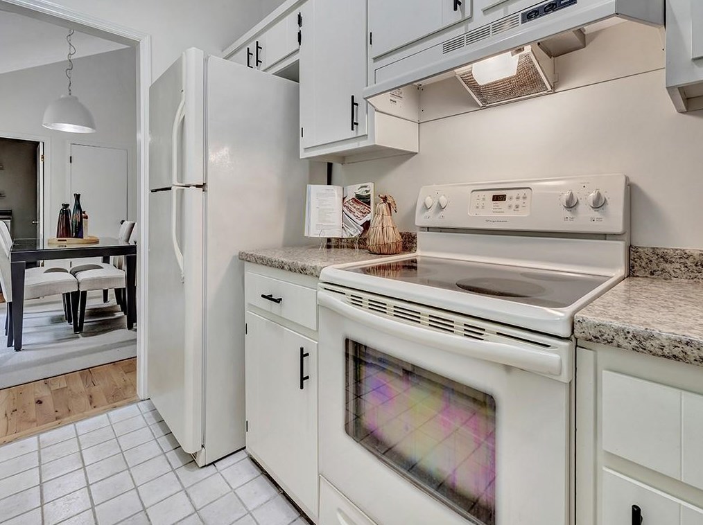 656 Wendan Dr, Decatur GA  30033-5530 exterior