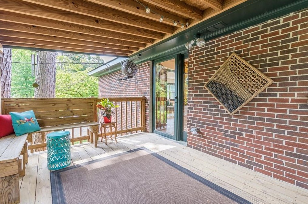 2905 Redwine Rd, Atlanta GA  30344-5825 exterior