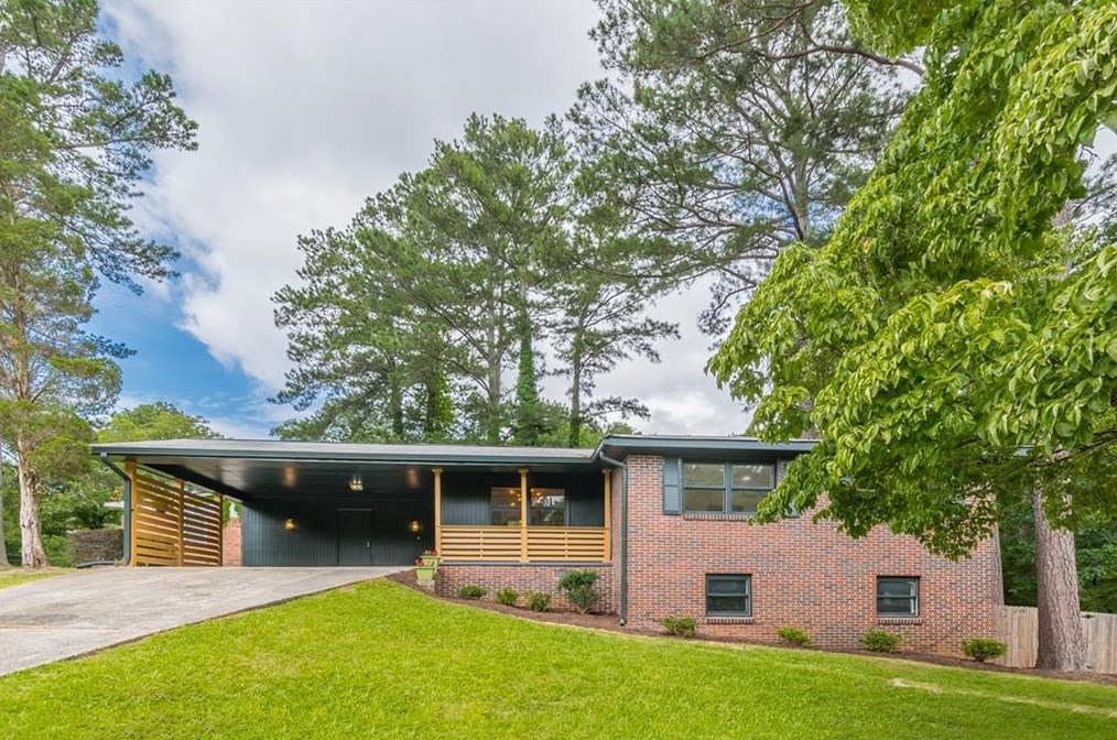 2905 Redwine Rd, Atlanta GA  30344-5825 exterior