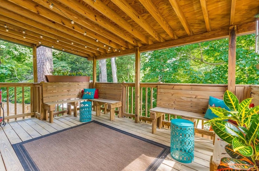 2905 Redwine Rd, Atlanta GA  30344-5825 exterior
