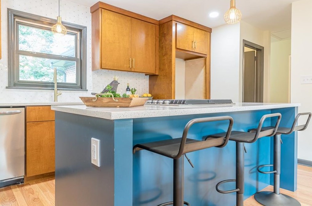 2905 Redwine Rd, Atlanta GA  30344-5825 exterior