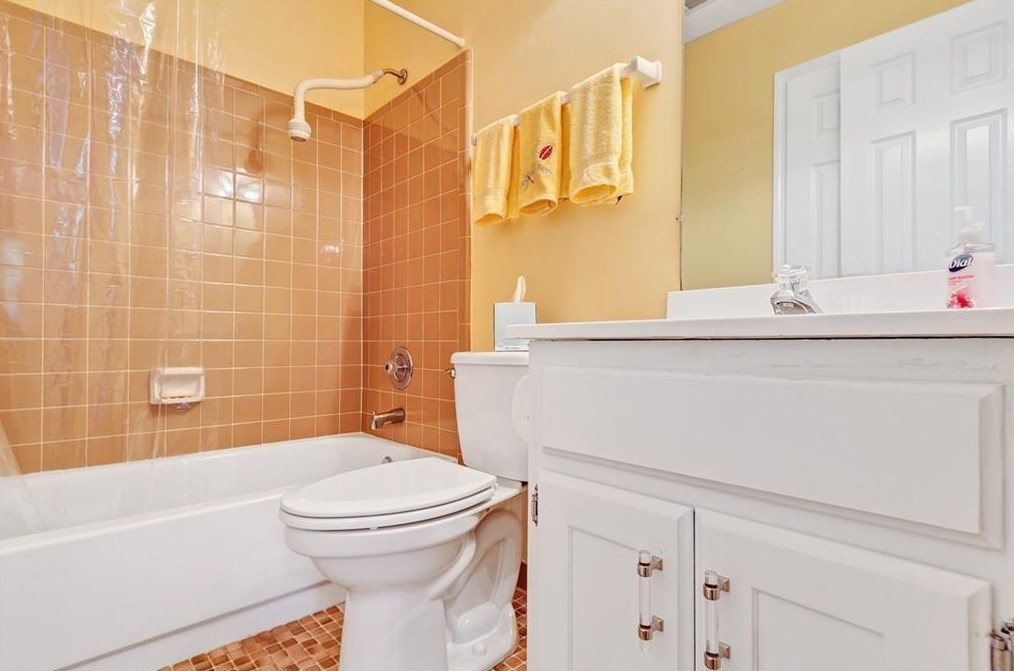 524 Commerce Dr, Decatur GA  30030-2608 exterior