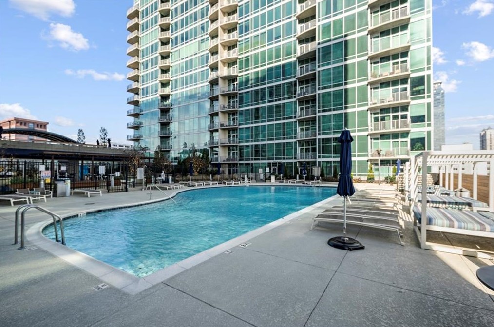 923 Peachtree St, Atlanta GA  30309-4458 exterior