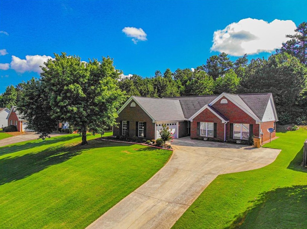 6269 Rock Port Dr, Flowery Branch, GA 30542-4300