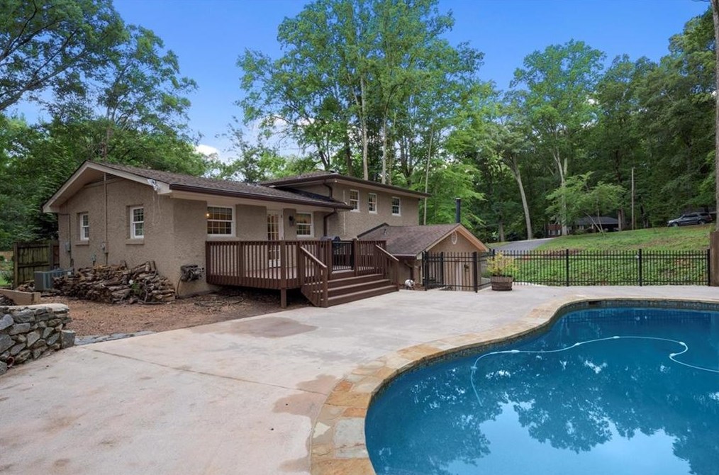 891 Brentwood Dr, Smyrna GA  30082-3405 exterior