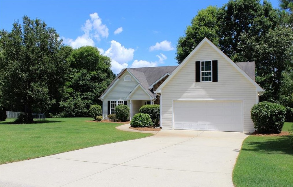 725 Loblolly Ln, Winder, GA 30680-3841
