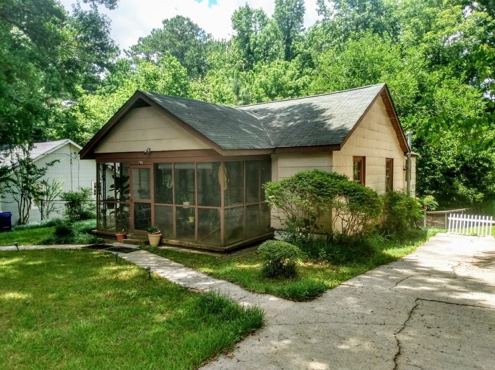 790 Valley Brook Rd, Decatur GA  30033-5840 exterior