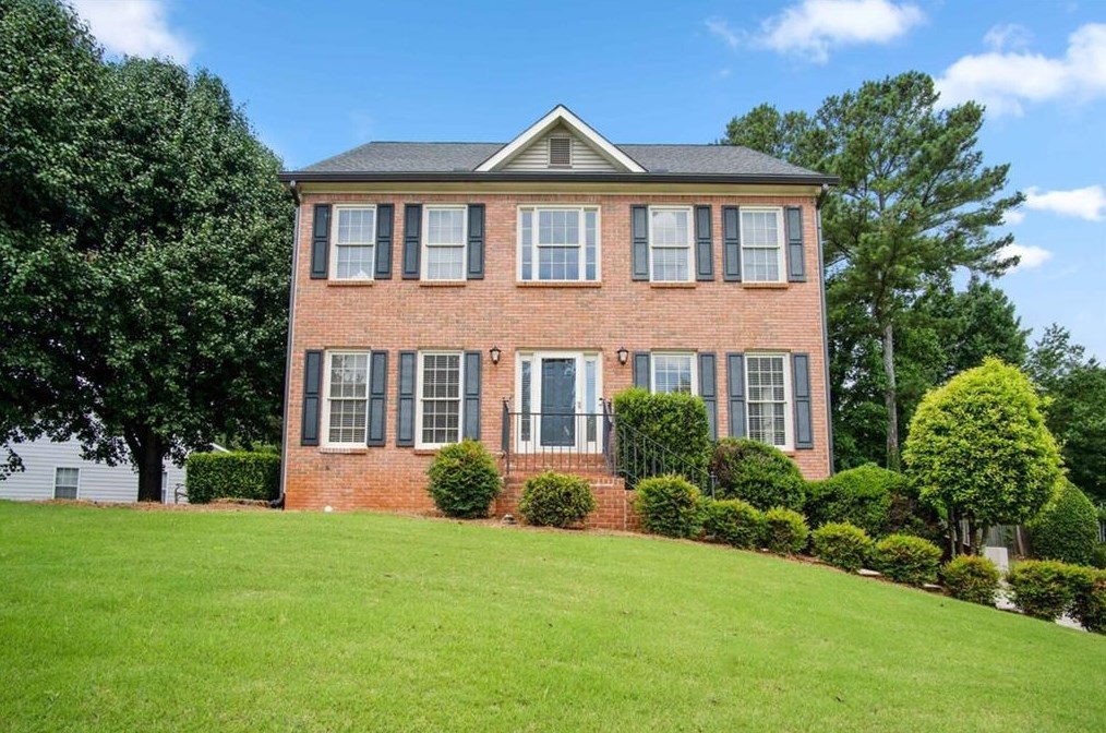 895 Prestonwood Dr, Lawrenceville, GA 30043-4250