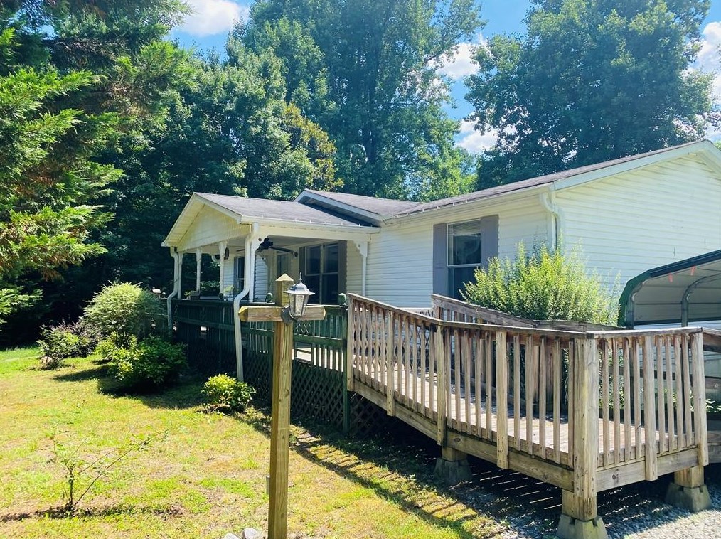512 Tom Teague Rd, Cleveland, GA 30528