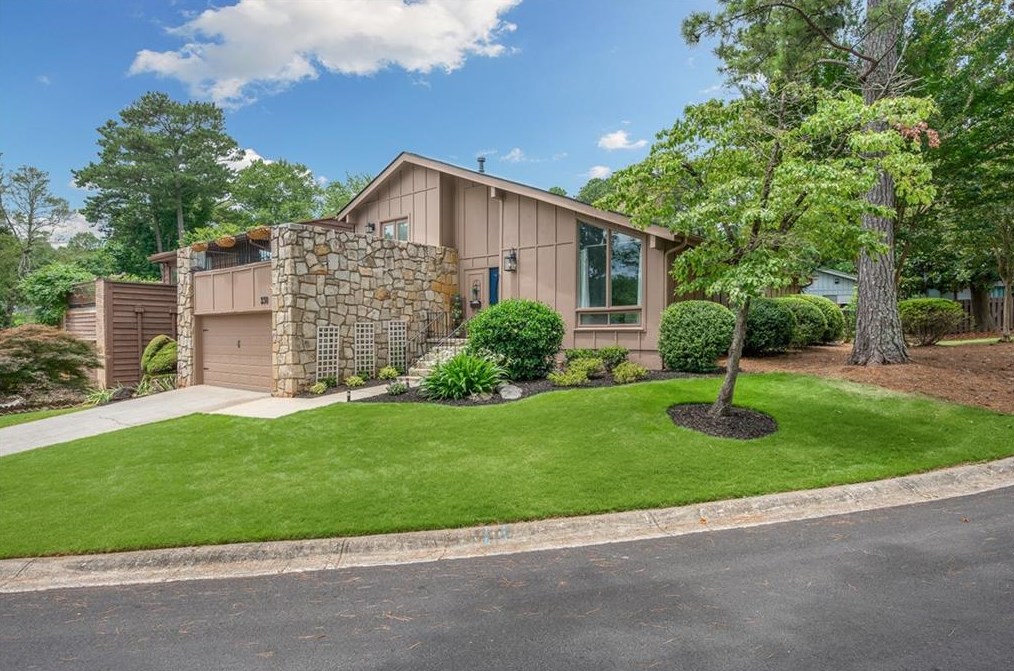 230 Southwind Cir, Roswell, GA 30076-3216