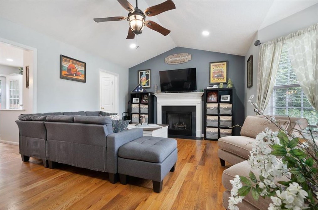 30 Indian Hills Dr, Rydal, GA 30171