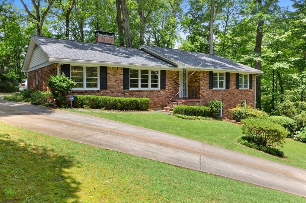 5558 Sherrell Dr, Atlanta, GA 30342-1305