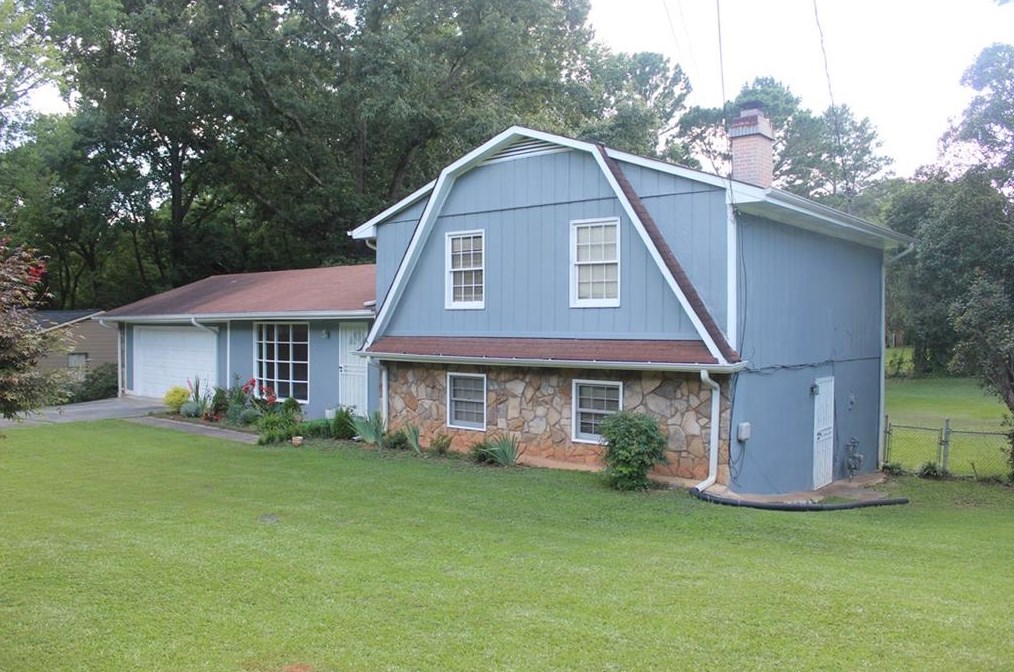 447 Rock Meadow Dr, Stone Mountain, GA 30088-1507