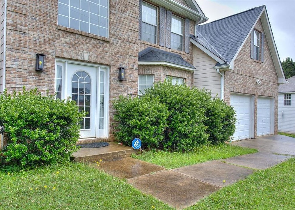 2575 Captains Row, Decatur GA  30035-3062 exterior