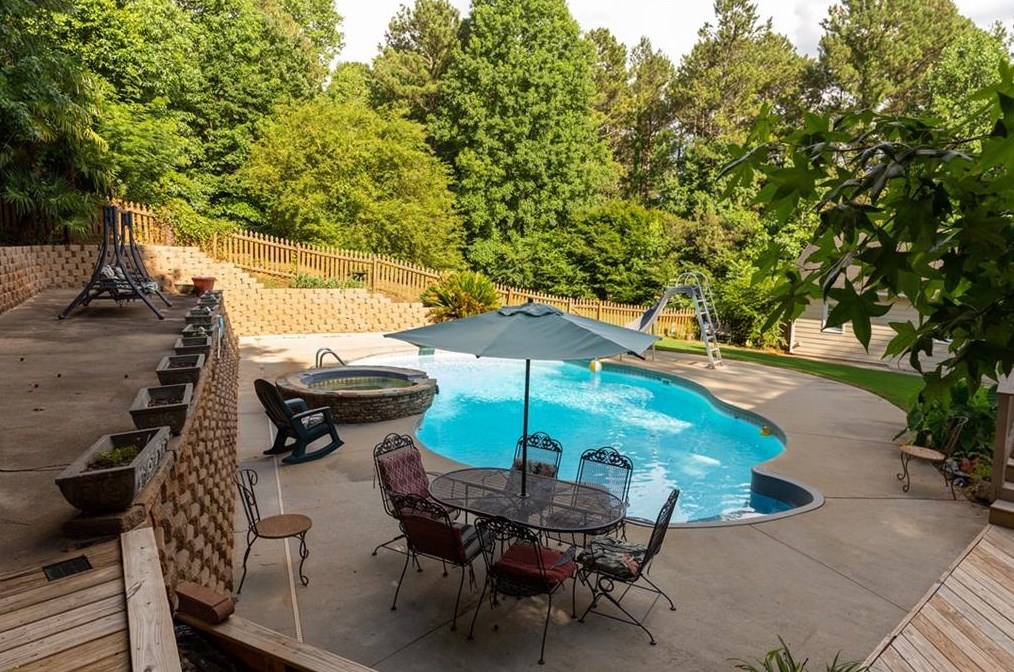 5510 Elders Ridge Dr, Flowery Branch, GA 30542-5172