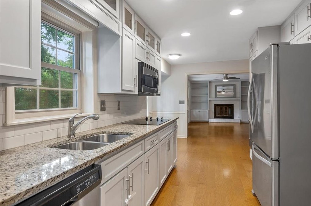 5109 Vernon Ridge Dr, Atlanta, GA 30338-4233