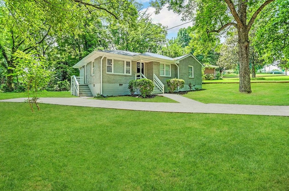 2234 Holly Hill Dr, Decatur GA  30032-5717 exterior