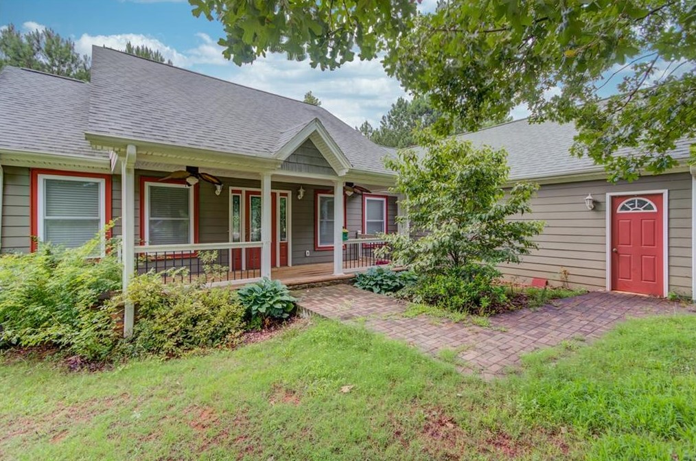 1815 Deer Run Ln, Canon, GA 30520