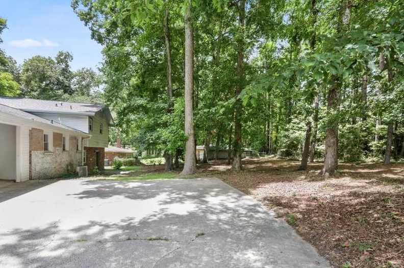 2565 Lantern Ln, Atlanta, GA 30349