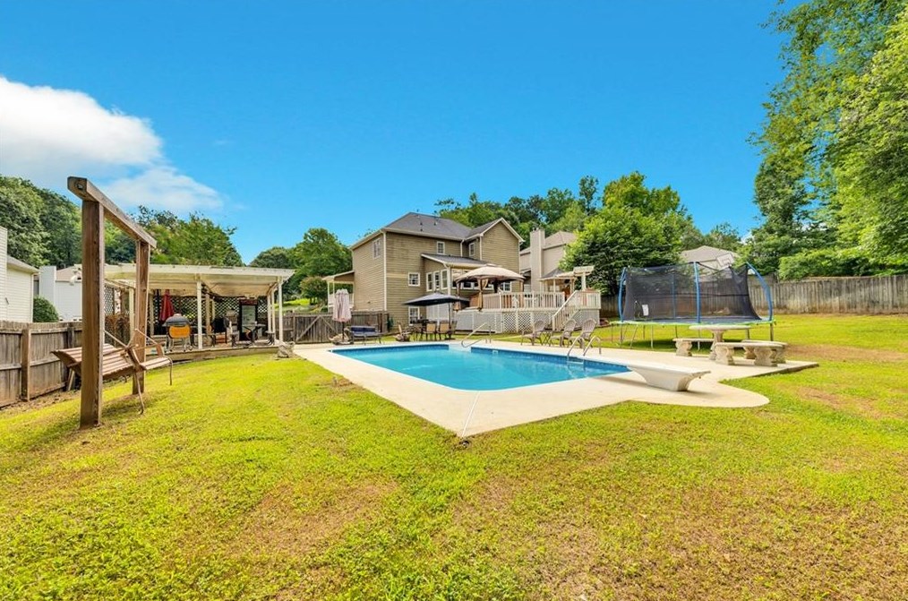 327 Swan Dr, Hiram, GA 30141
