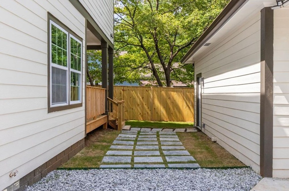 56 Vinson Dr, Atlanta GA  30317-1710 exterior