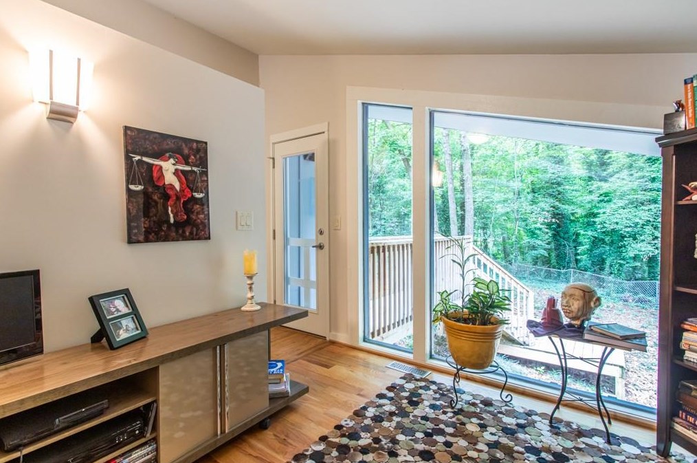 1018 Mcconnell Dr, Decatur GA  30033-3402 exterior