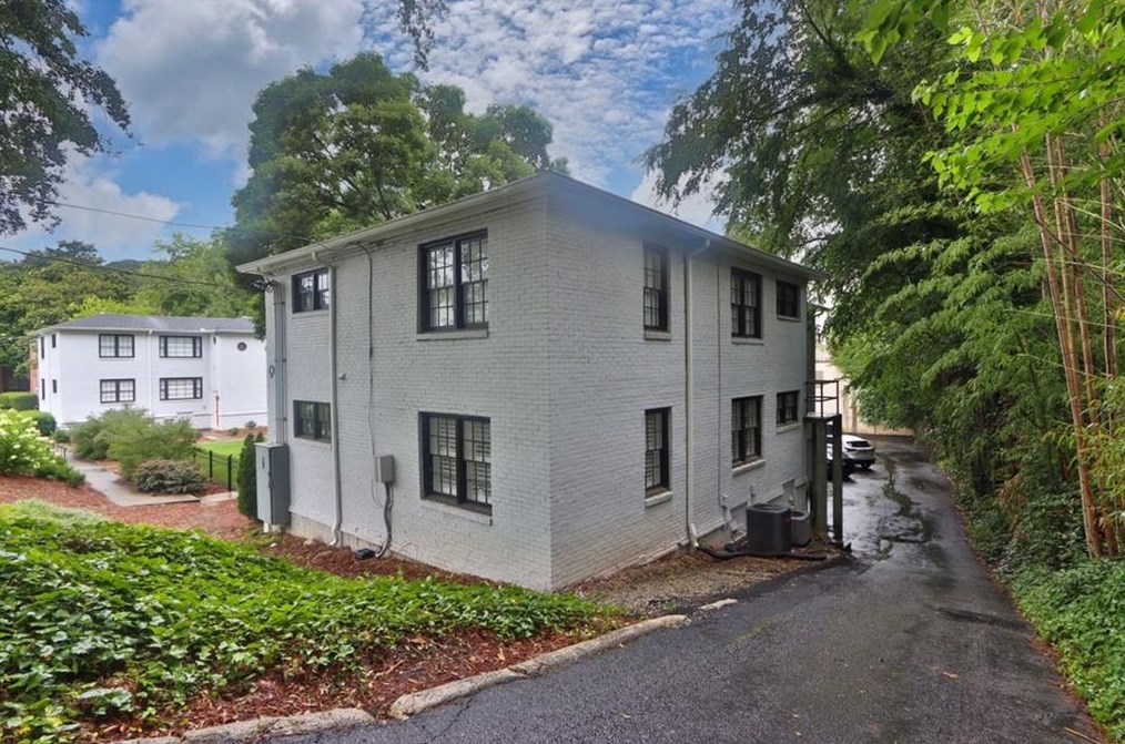 99 Peachtree Memorial Dr, Atlanta GA  30309-1005 exterior