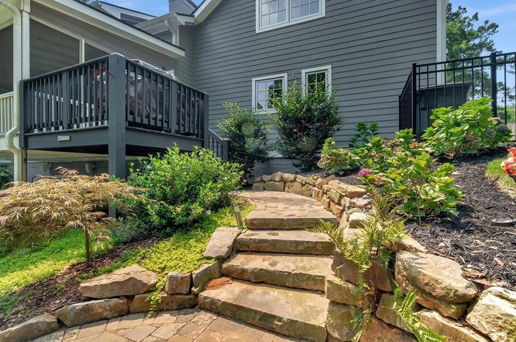 835 Overhill Ct, Atlanta GA  30328-3660 exterior