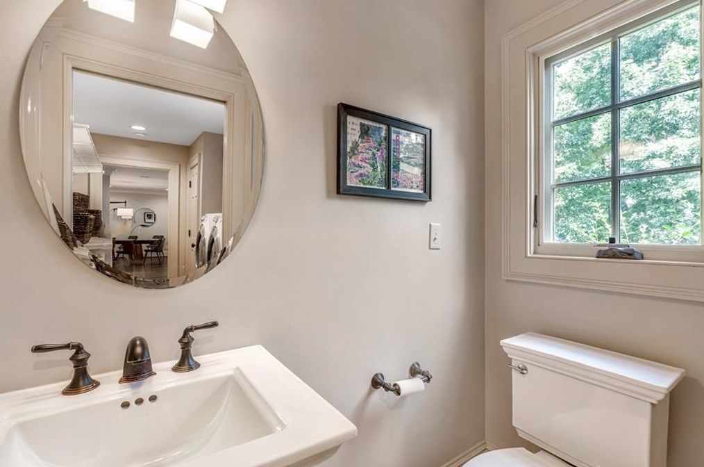 835 Overhill Ct, Atlanta GA  30328-3660 exterior
