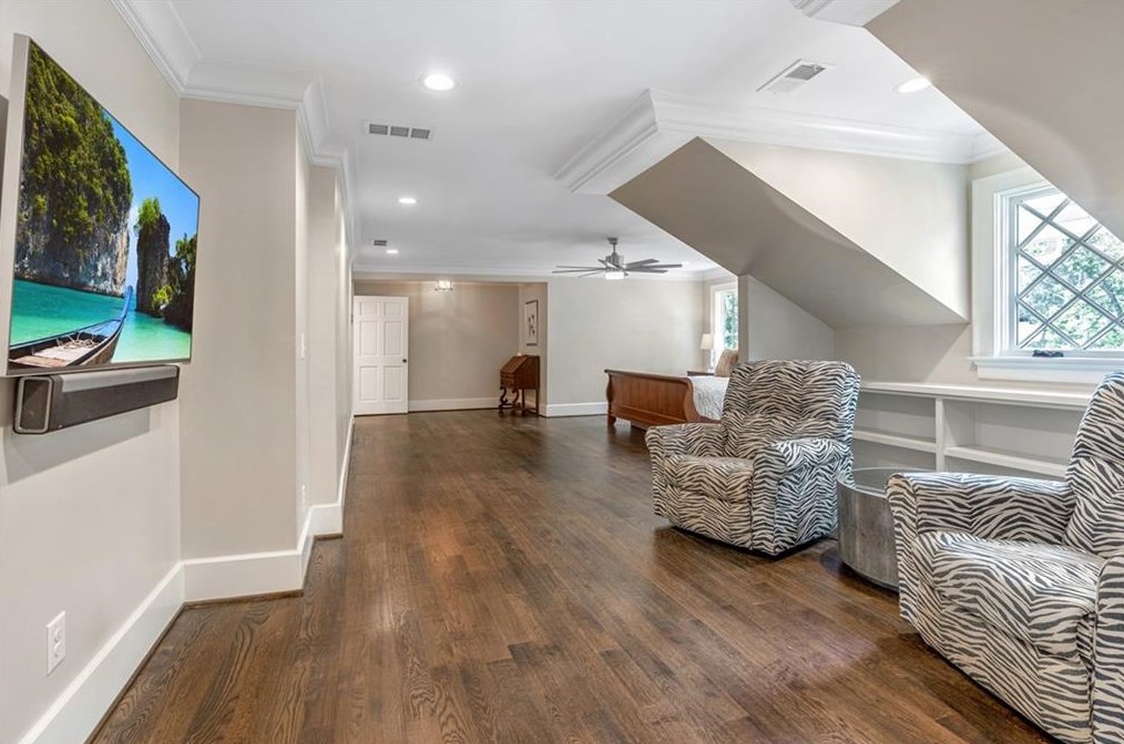 835 Overhill Ct, Atlanta GA  30328-3660 exterior
