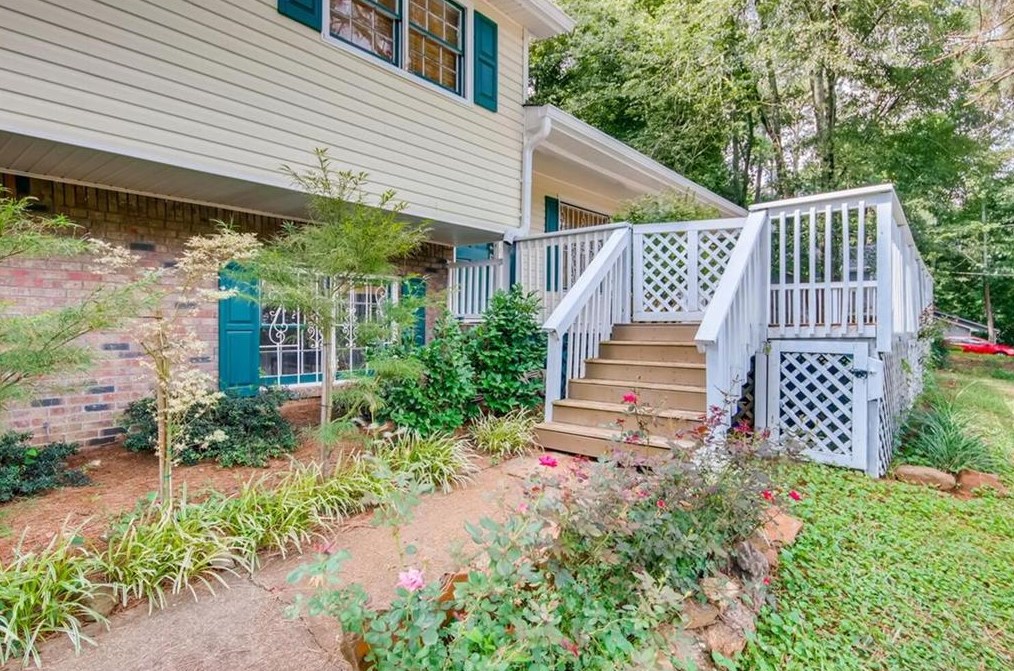4888 Tarleton Dr Sw, Lilburn, GA 30047