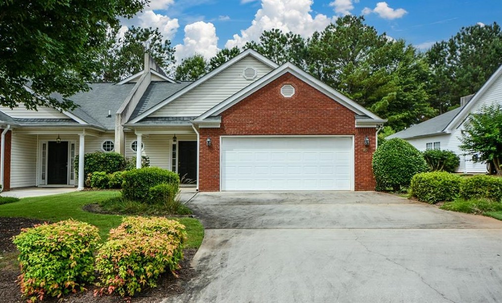 16 Stony Oak Dr, Newnan, GA 30263