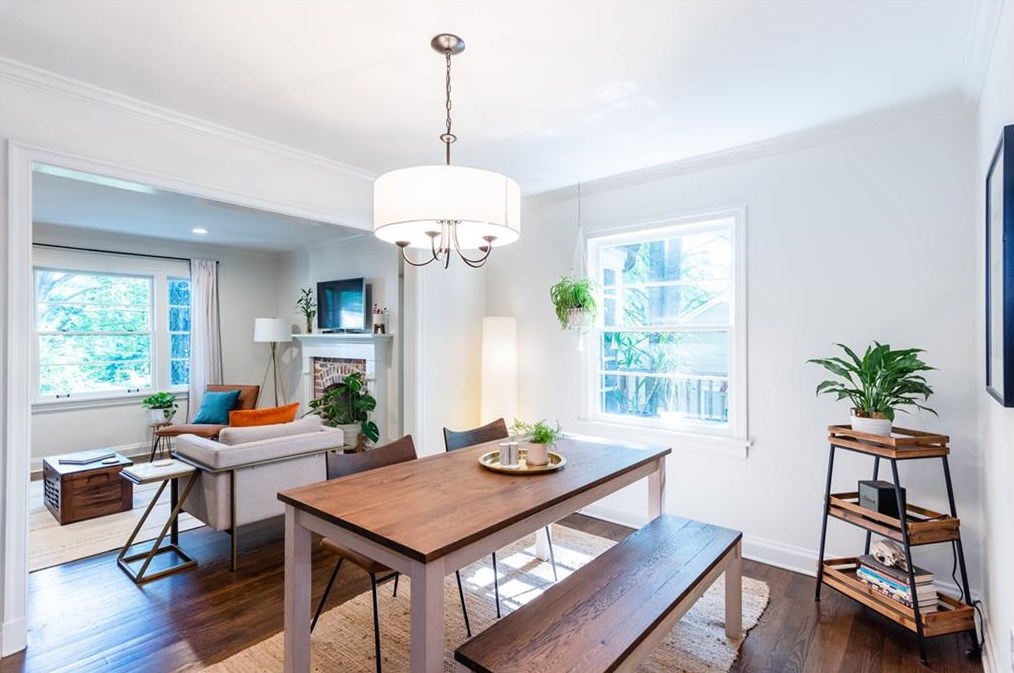 1916 Thompson Ave, Atlanta GA  30344-6838 exterior