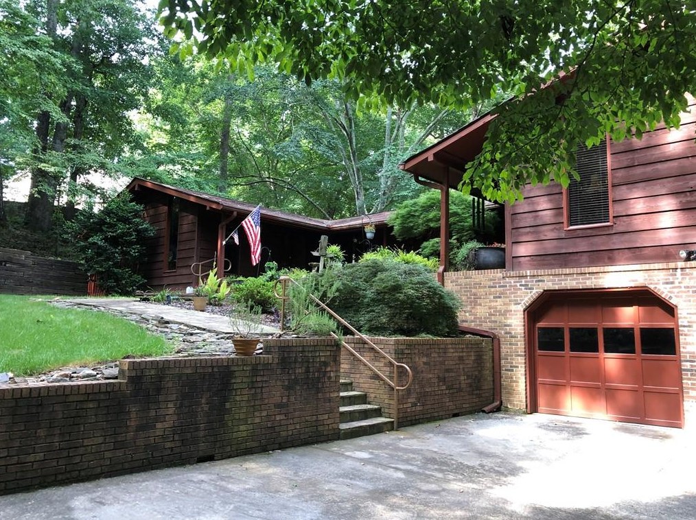 5055 East Shore Dr, Conyers, GA 30094