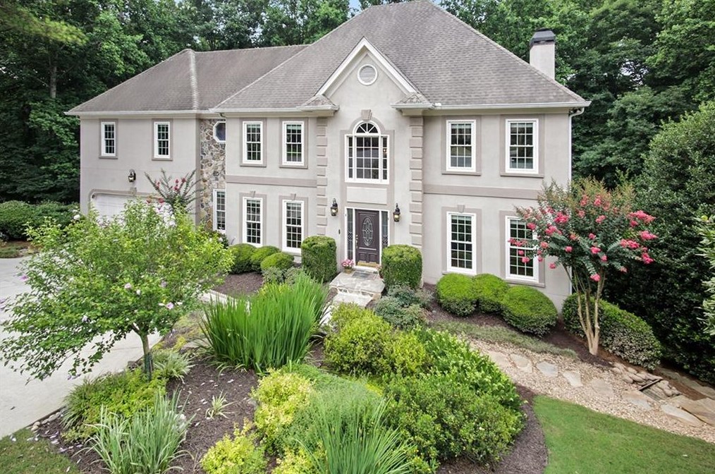 225 Willow Brook Dr, Roswell, GA 30076-3935