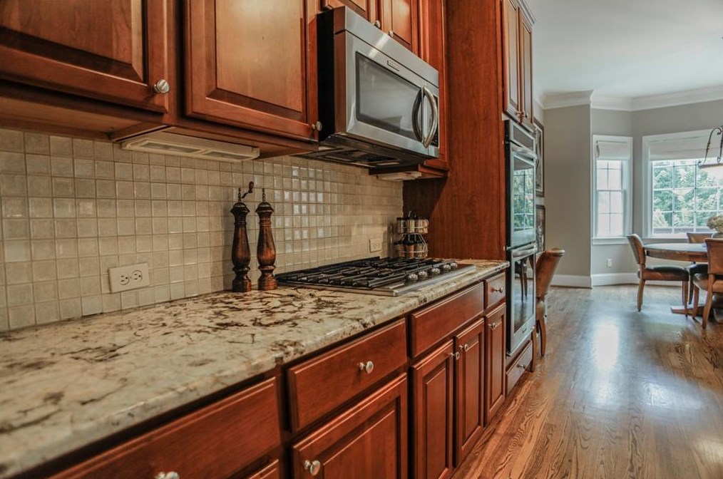 270 Wembley Cir, Atlanta GA  30328-6757 exterior